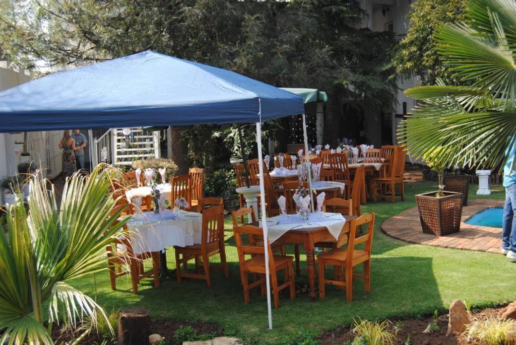 Just Tiffany Guest House & Conference Facility بوتشيفستروم المظهر الخارجي الصورة